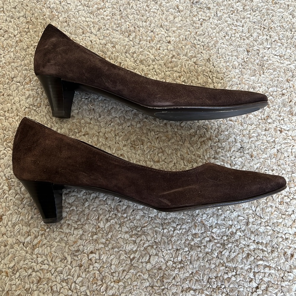 Salvatore Ferragamo Court Heeled Shoes View 3
